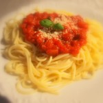 Najprostszy sos pomidorowy czyli spaghetti w 8 minut. 