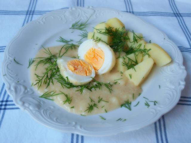 Jajka w sosie chrzanowym z młodymi ziemniakami