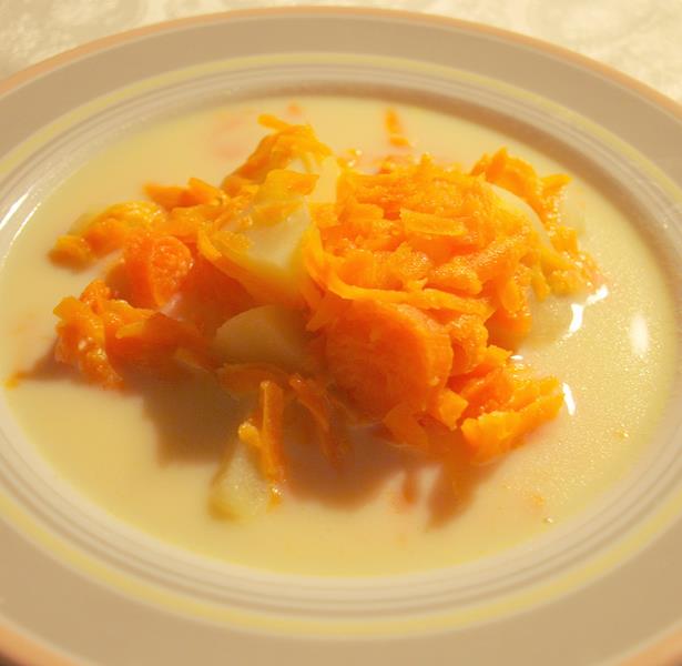 Cudowna przeprosta zupa marchewkowo-ziemniaczana z imbirem