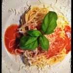 Pomidorowe spaghetti z 2 składników (+przyprawy) w 3 krokach w 10 minut