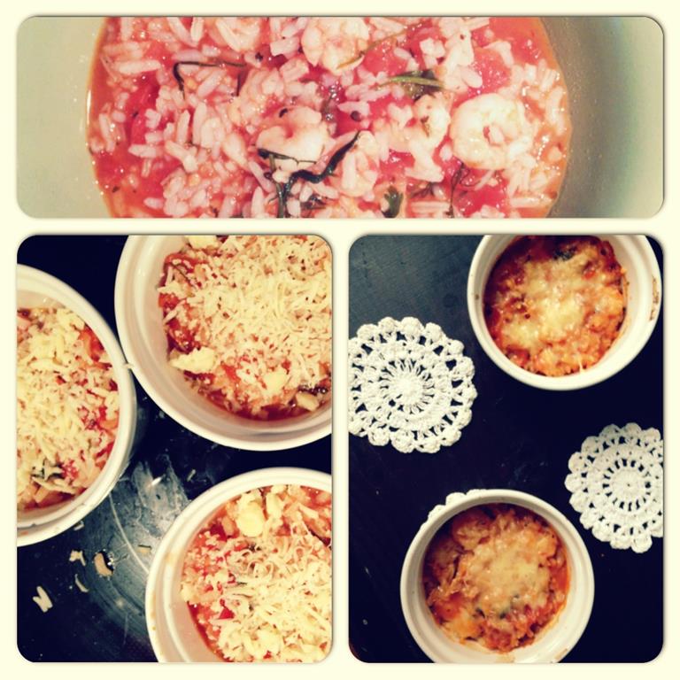 Proste mini zapiekanki z pomidorowego risotto z krewetkami