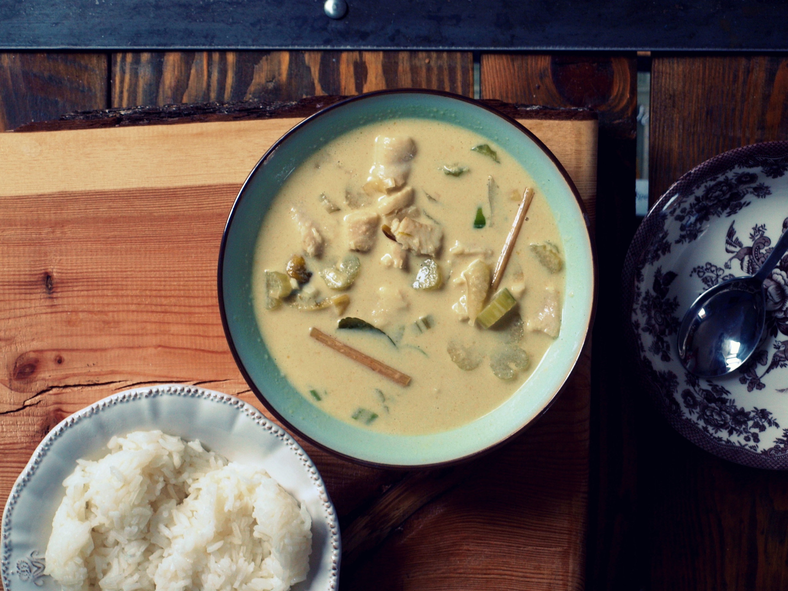 Green fish curry