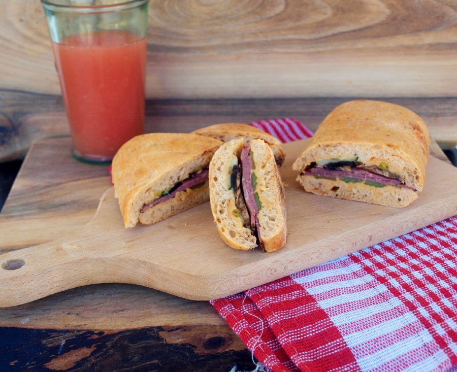 Barokowa, nierozwalająca się, rozpustna kanapka piknikowa na zimno lub ciepło