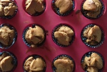 Muffinki bez mąki i cukru - bananowo-orzechowe