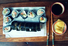 Sushi surowe i grillowane - video